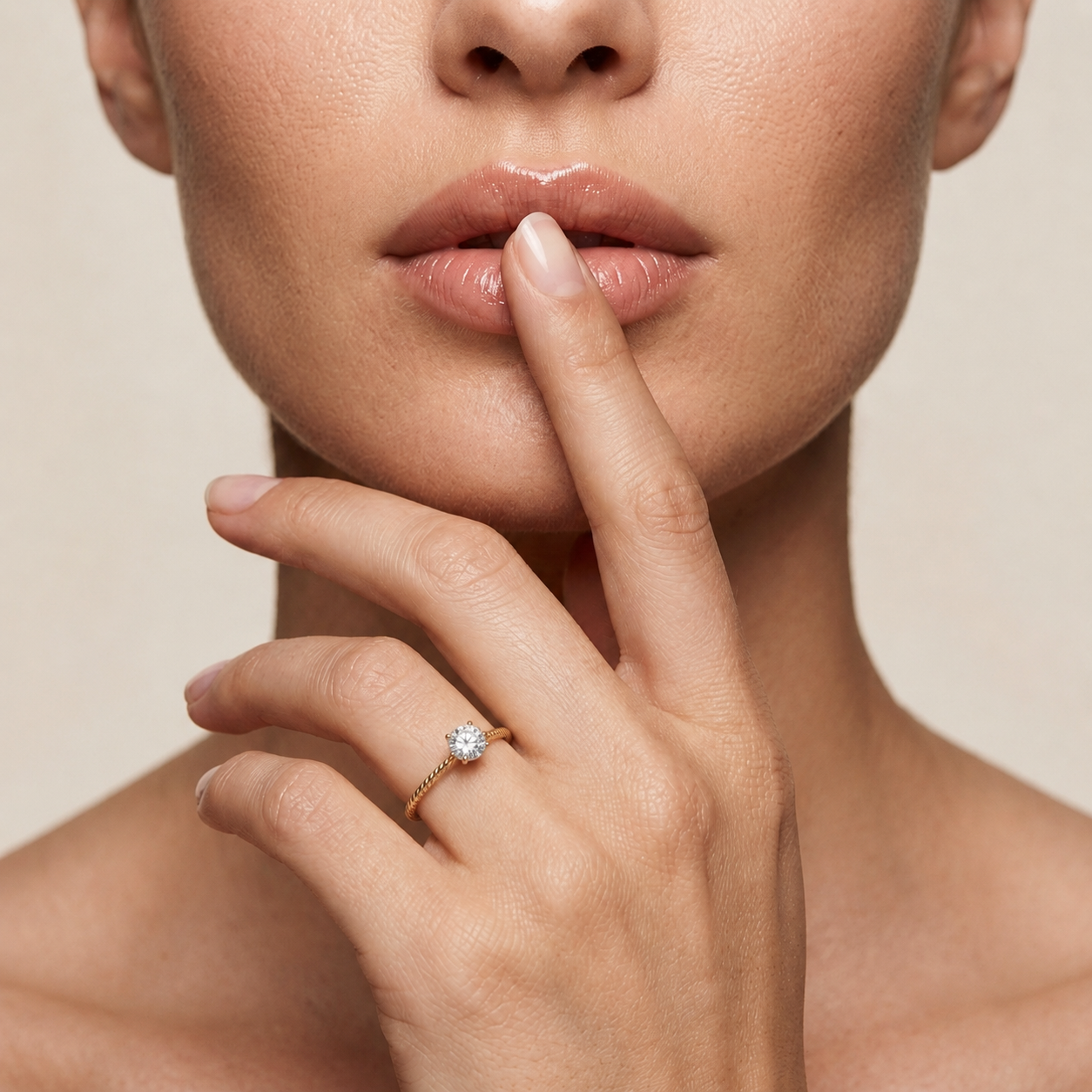 Ring mit runder Diamant-Seilschiene | 18K Gold Feiner Schmuck