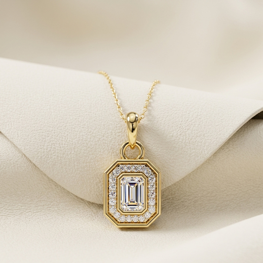 Yellow gold emerald cut diamond halo pendant necklace
Luxury emerald cut diamond pendant with pavé halo
Elegant geometric diamond pendant necklace in yellow gold
Fine jewelry emerald cut diamond halo pendant close up
Sparkling emerald cut diamond necklace with octagonal frame
Premium yellow gold diamond pendant featuring emerald cut center stone
Designer emerald cut halo diamond pendant on gold chain
Modern octagonal diamond pendant necklace in yellow gold
Brilliant emerald cut diamond pendant with halo set