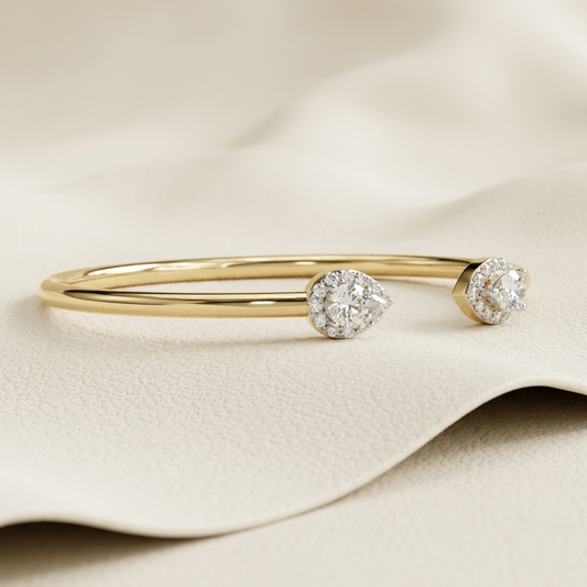 Pear Diamond Open Cuff Bangle Front View Design
Open End Pear Diamond Bangle Yellow Gold Style
Pear Cut Diamond Cuff Bangle With Halo Setting
Modern Pear Diamond Open Bangle Fine Jewelry
Elegant Pear Diamond Cuff Bangle Luxury Design
Pear Shape Diamond Open Bangle Polished Finish
Lab Grown Pear Diamond Cuff Bangle Showcase
Premium Pear Diamond Open Bangle Side Profile
Minimal Pear Diamond Cuff Bangle Product Display
Fine Pear Diamond Open End Bangle With Halo