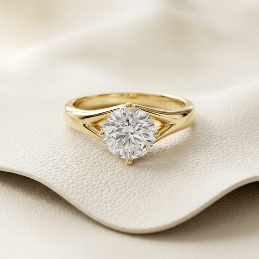 Chevron solitaire ring
Round diamond gold ring
Yellow gold engagement ring
Chevron diamond ring
Modern solitaire ring
Gold V band ring
Elegant diamond ring
Luxury gold solitaire ring
Round diamond engagement ring
Gold chevron ring
