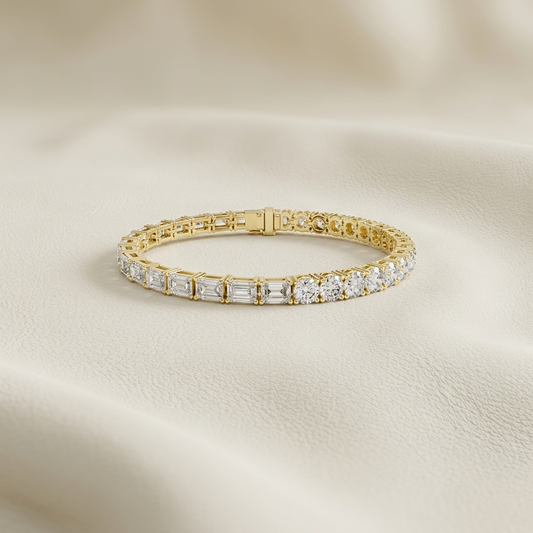 Yellow gold alternating cut diamond line bracelet
Luxury mixed shape diamond tennis bracelet
Emerald and round diamond bracelet in yellow gold
Elegant alternating diamond link bracelet on cream surface
Premium mixed cut diamond bracelet with gold setting
Yellow gold multi shape diamond bracelet close up
Fine jewelry alternating diamond tennis bracelet
Sophisticated emerald and brilliant cut diamond bracelet
Luxury yellow gold mixed stone diamond line bracelet
Contemporary alternating cut diamond bracelet de