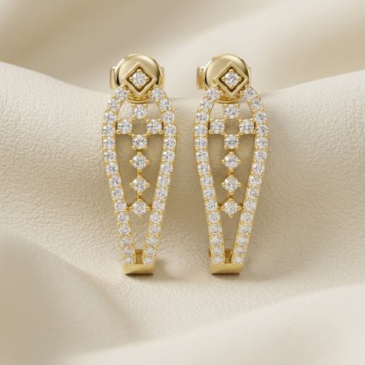 Yellow gold diamond openwork drop earrings
Luxury pavé diamond statement earrings
Elegant open frame diamond drop earrings
Fine jewelry yellow gold dangle earrings
Premium diamond open design earrings
Sparkling diamond drop earrings close up
Modern yellow gold diamond earrings
Designer openwork diamond earrings
Brilliant pavé diamond dangle earrings
Luxury diamond earrings product photo