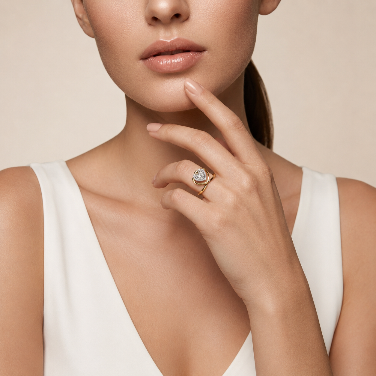 Herzschliff-Diamant-Halo-Ring mit Wickelband | Feines 18K Gold