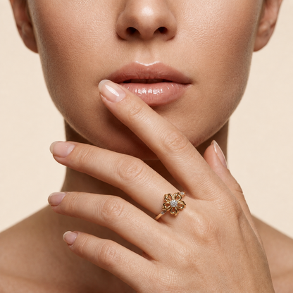 Blumenförmiger Diamantring | Runder Mittelstein | 18K Gold Feiner Schmuck